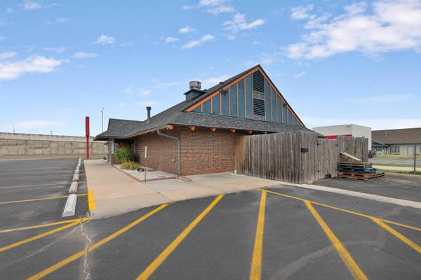 6215 W KELLOGG, Wichita, KS 67209