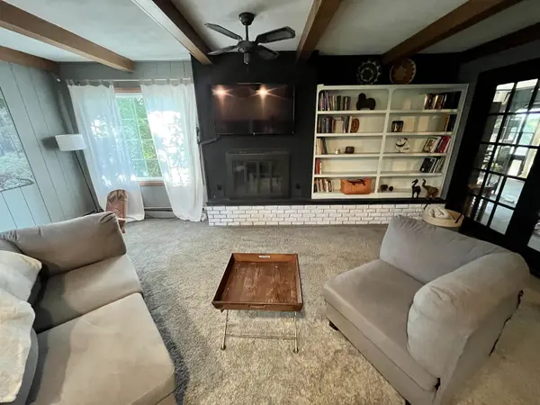 301 Willow Rd, Hillsboro, KS 67063