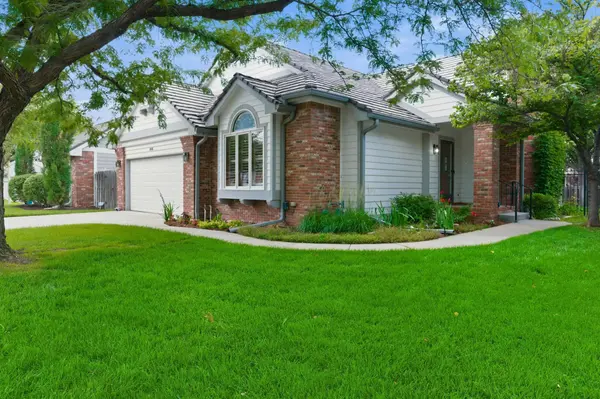 8818 E Bradford Circle, Wichita, KS 67206