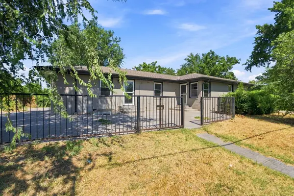 227 S Derby Ave, Derby, KS 67037