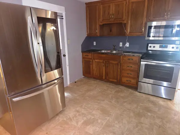 114 W Durst St, Moundridge, KS 67107