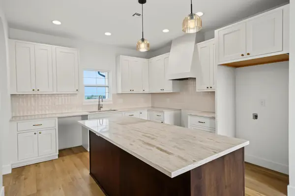 1537 Cedar Point Place, Salina, KS 67401
