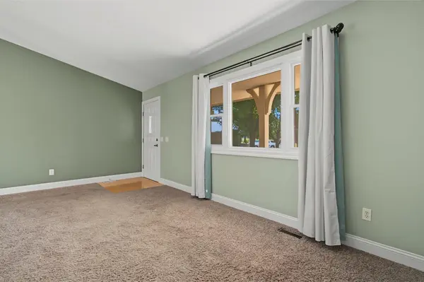 3 W Son Ct, Valley Center, KS 67147