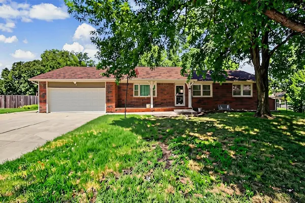 3 W Son Ct, Valley Center, KS 67147