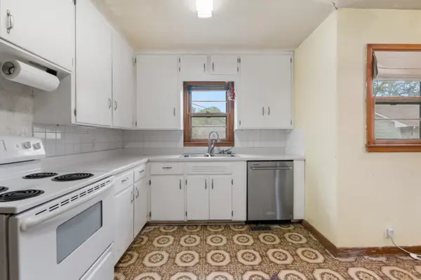 2732 S Greenwood Ave, Wichita, KS 67216