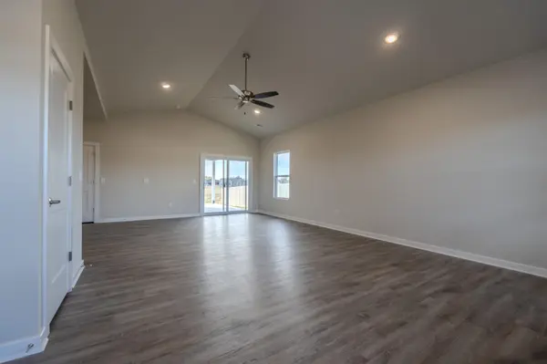 2222 S Vintage Dr, Andover, KS 67002