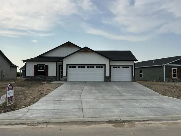 2221 S Monticello Pl, Andover, KS 67002