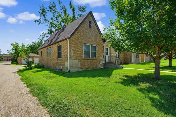 106 N Oakdale Ave., Salina, KS 67401