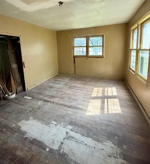 708 N School, Eureka, KS 67045