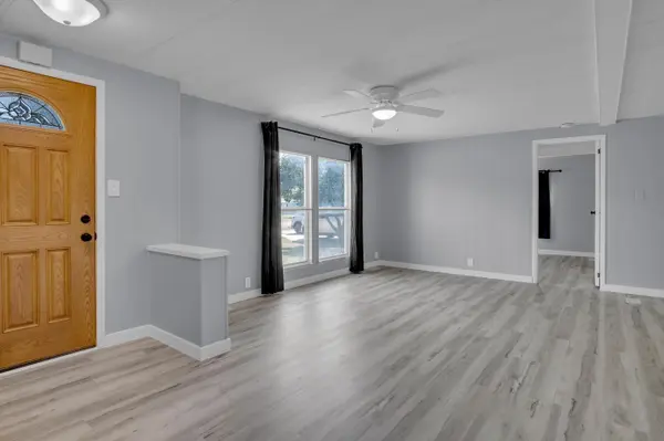 1108 E 9th, Newton, KS 67114