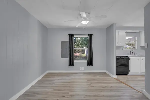 1108 E 9th, Newton, KS 67114