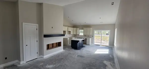 1630 Midway Ct., Valley Center, KS 67147