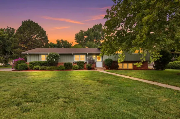 8132 E Morningside St, Wichita, KS 67207-1125