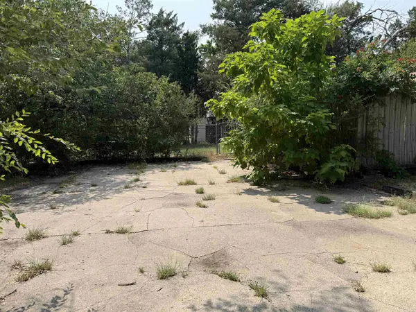 4223 W Zoo Blvd, Wichita, KS 67212