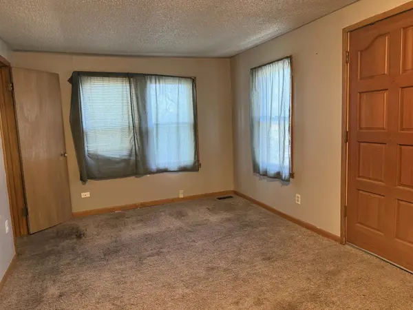 4223 W Zoo Blvd, Wichita, KS 67212