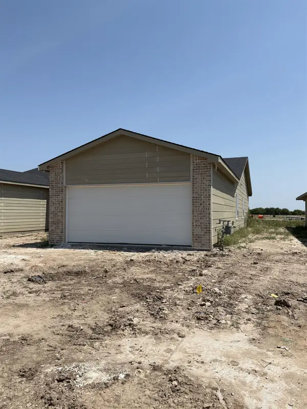 2912 S Denene St, Wichita, KS 67215