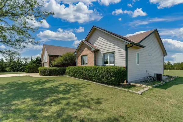 31514 W 15th St S, Garden Plain, KS 67050