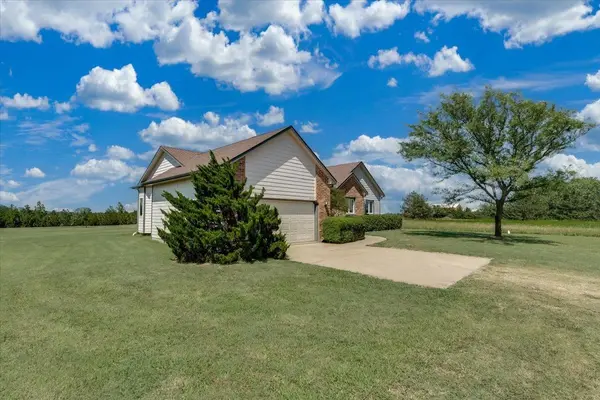 31514 W 15th St S, Garden Plain, KS 67050