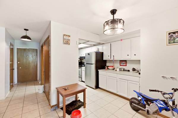 2215 S Market St, Wichita, KS 67211