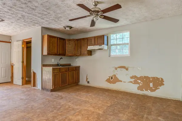321 E Minneapolis Ave, Salina, KS 67401