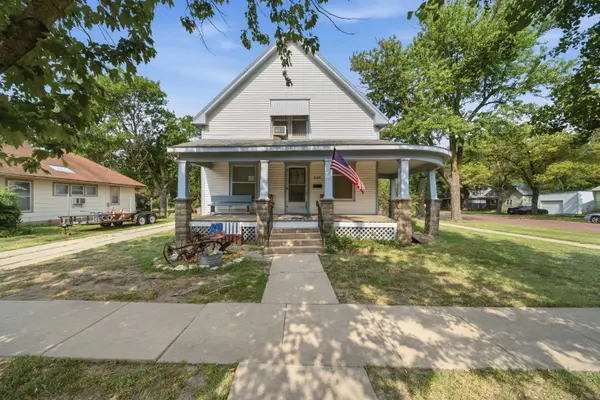 525 N High St, Newton, KS 67114