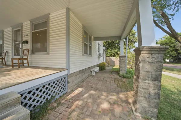 525 N High St, Newton, KS 67114