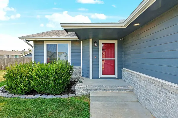 1899 W Saddle Brooke, Haysville, KS 67060