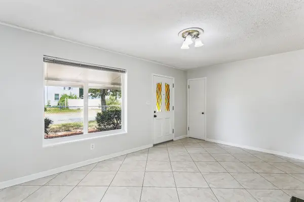 1527 W Dora Ave, Wichita, KS 67213
