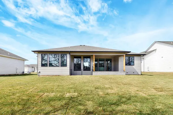 2542 N Emerald Ct, Andover, KS 67002