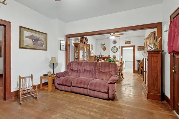 211 W 9th St, Peabody, KS 66866