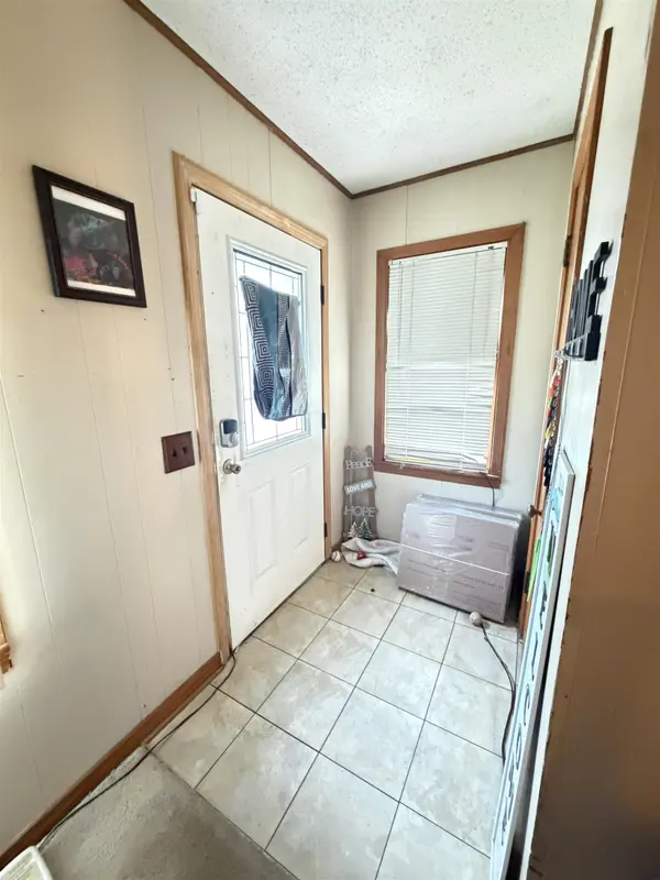 2228 W Caroline Ave, Wichita, KS 67203