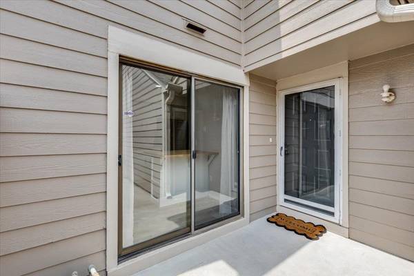 2221 N Bramblewood, Wichita, KS 67226