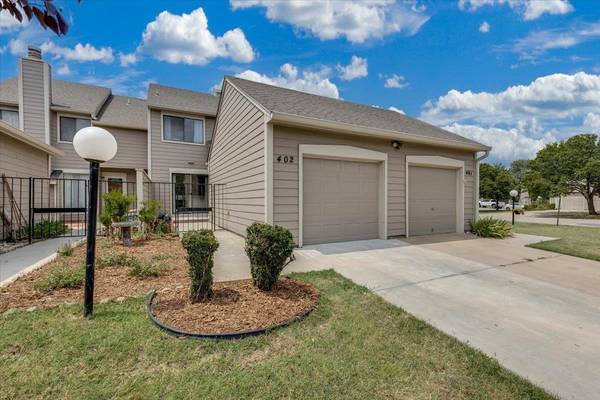 2221 N Bramblewood, Wichita, KS 67226