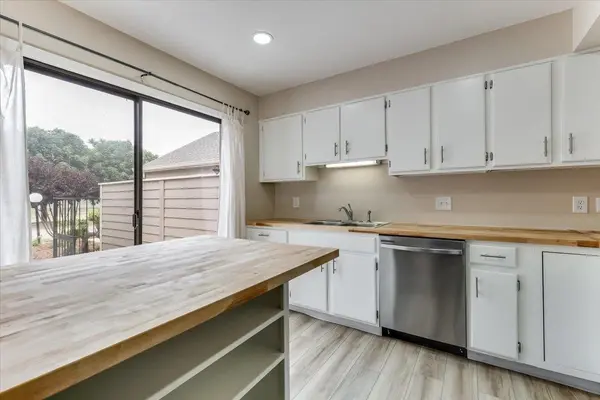 2221 N Bramblewood, Wichita, KS 67226