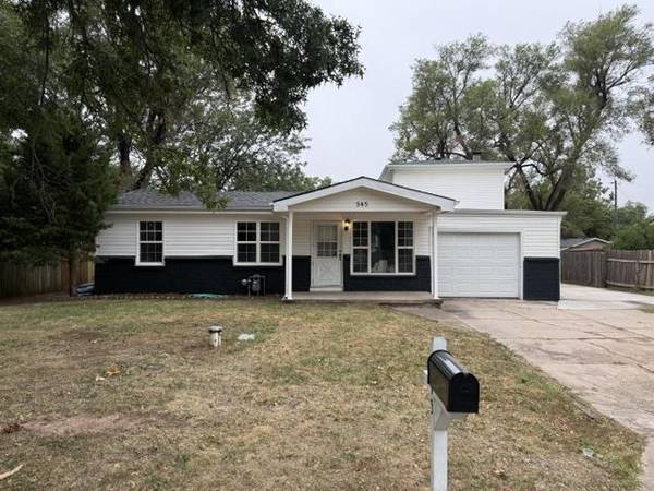 545 S Queen, Maize, KS 67101