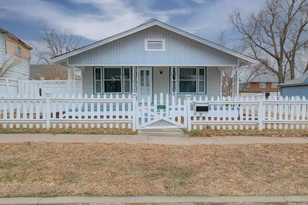 411 W Chestnut Ave., Arkansas City, KS 67005