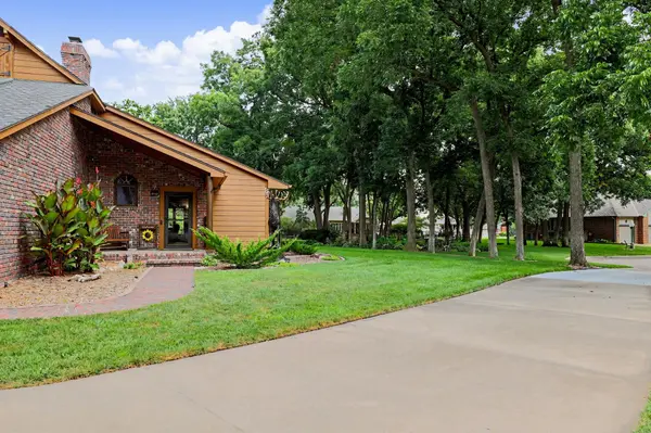7712 W Harmony Ct, Wichita, KS 67209