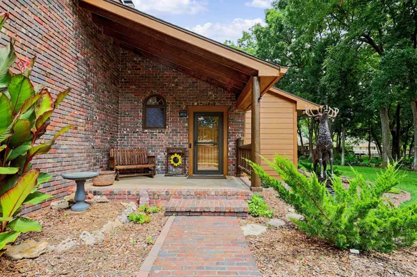 7712 W Harmony Ct, Wichita, KS 67209