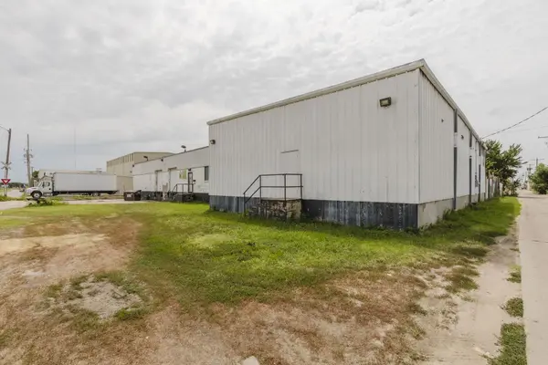 925 E 19th, Wichita, KS 67214