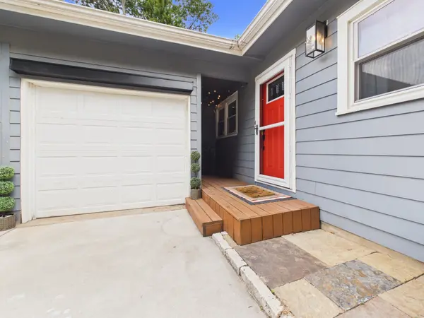 539 S Riverview Ave, Derby, KS 67037