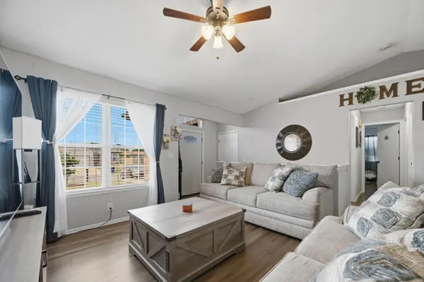 1930 S Brandon Cir, Wichita, KS 67207