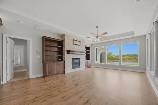 1426 S Monument, Wichita, KS 67235