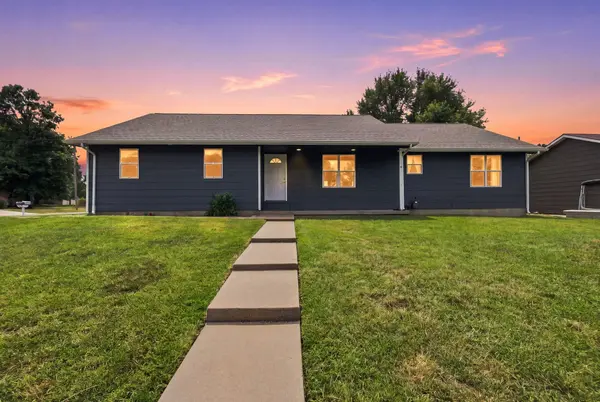 1123 E 5th St, Douglass, KS 67039-9656