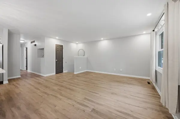 1614 N Main St, Rose Hill, KS 67133