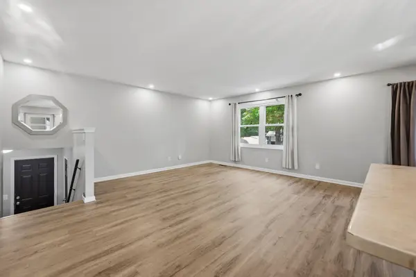 1614 N Main St, Rose Hill, KS 67133