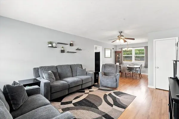 740 N El Paso Dr, Derby, KS 67037