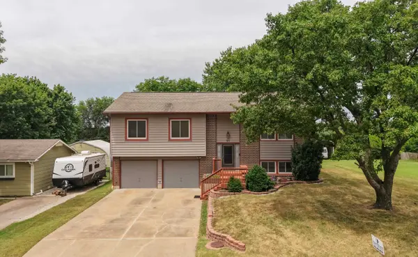 315 S Lincoln St, Belle Plaine, KS 67013