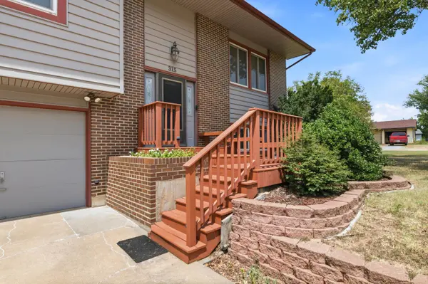 315 S Lincoln St, Belle Plaine, KS 67013
