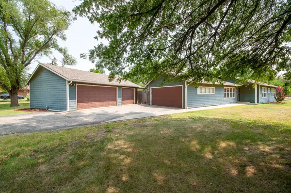 6524 W University, Wichita, KS 67209