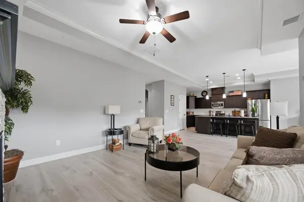 1024 E Twisted Oak Rd, Derby, KS 67037